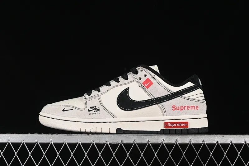 All categories Nk SB Dunk Series Nk SB Dunk Low High-end customized low-top sneakers Nk SB Dunk Low SUP joint-grey white black hook Anniversary high-end customized low-top casual sneakers MM1089-019